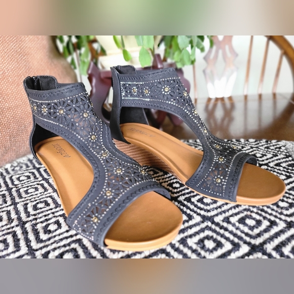 Cute Blue Sandles - Picture 4 of 12